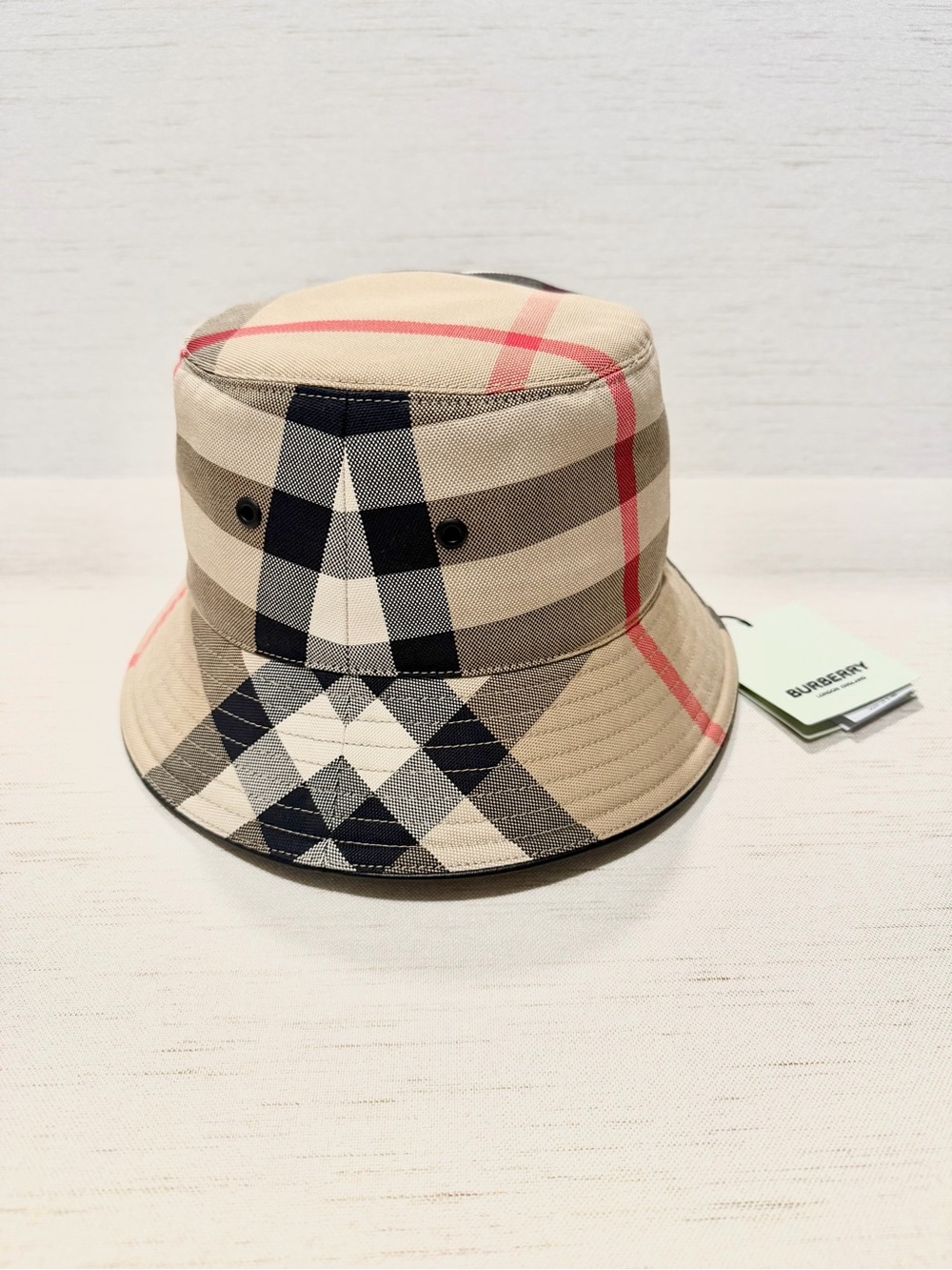 Burberry Vintage Check Bucket Hat NWT SP
